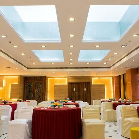 Gemini Continental, Hazratganj Hotel Lucknow Eksteriør billede