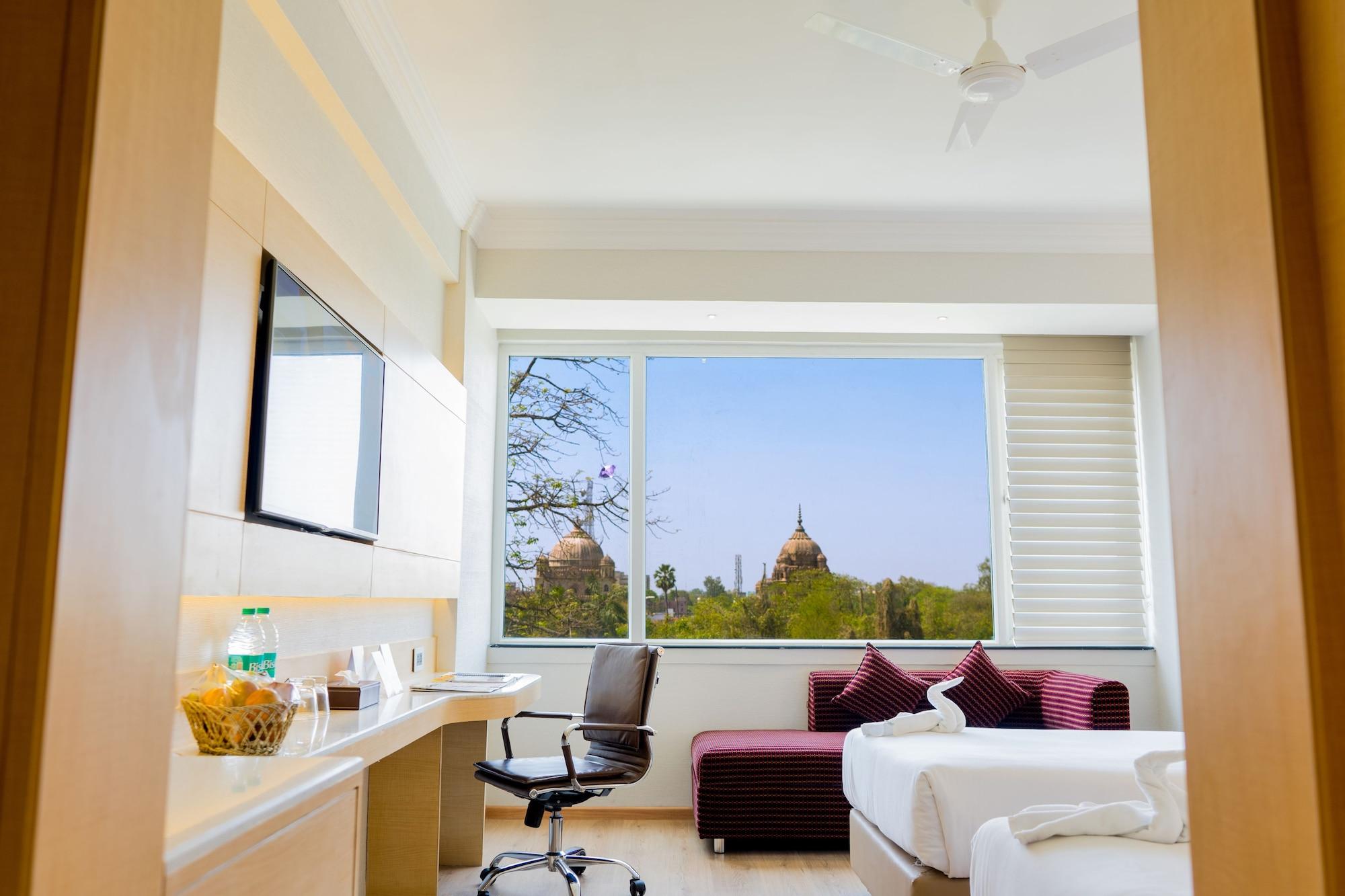 Gemini Continental, Hazratganj Hotel Lucknow Eksteriør billede