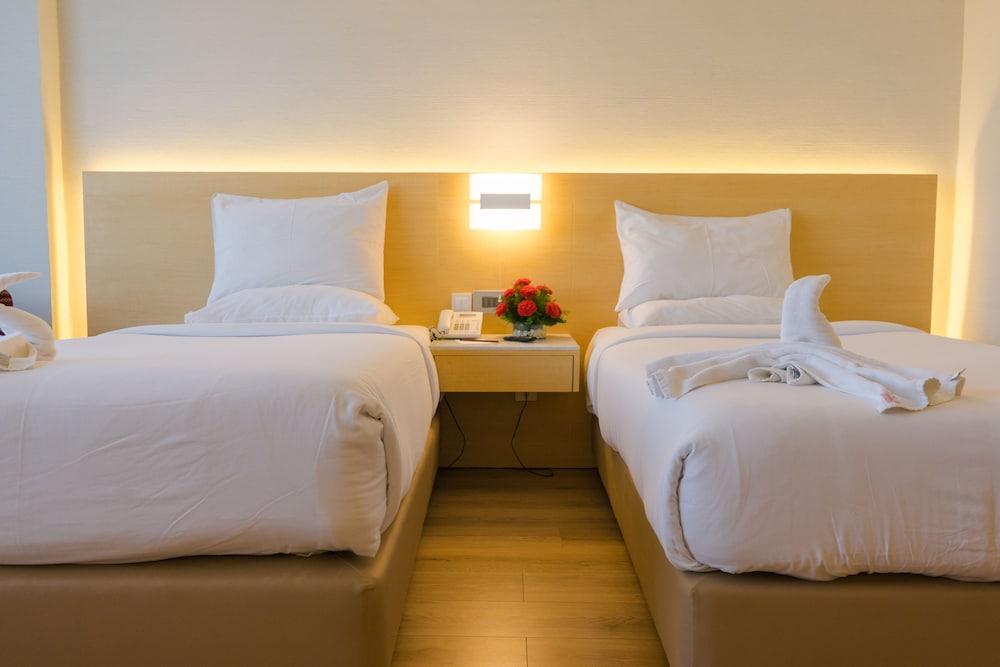 Gemini Continental, Hazratganj Hotel Lucknow Eksteriør billede