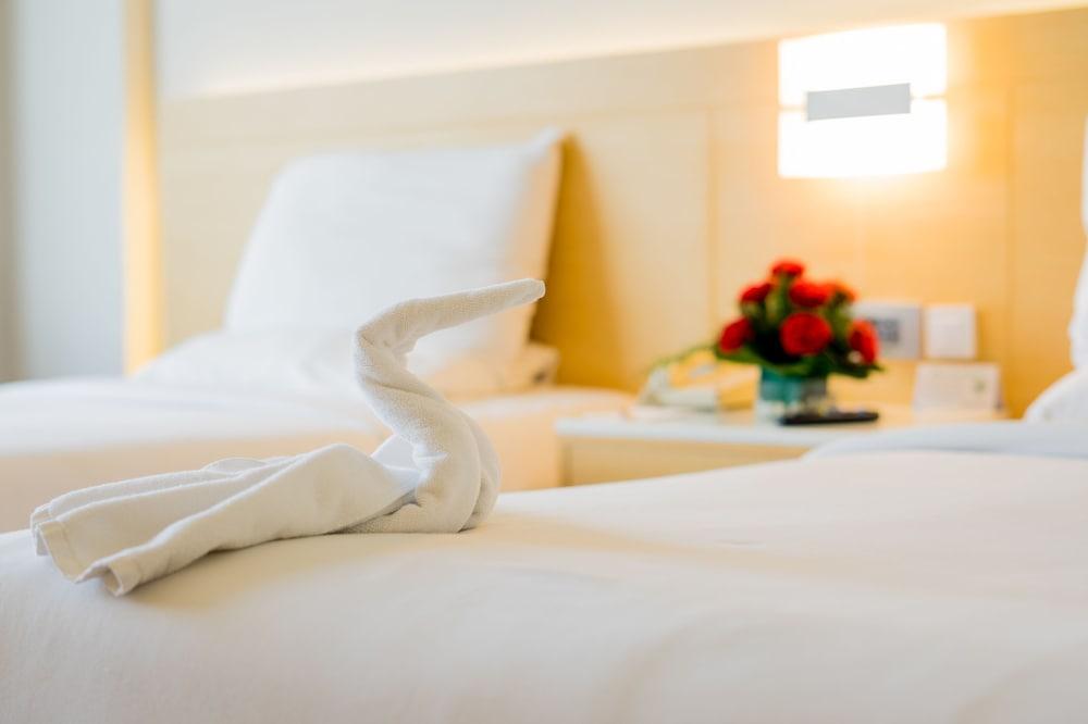 Gemini Continental, Hazratganj Hotel Lucknow Eksteriør billede