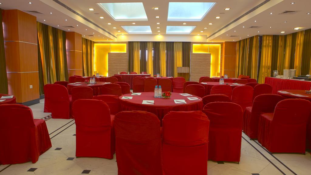 Gemini Continental, Hazratganj Hotel Lucknow Eksteriør billede