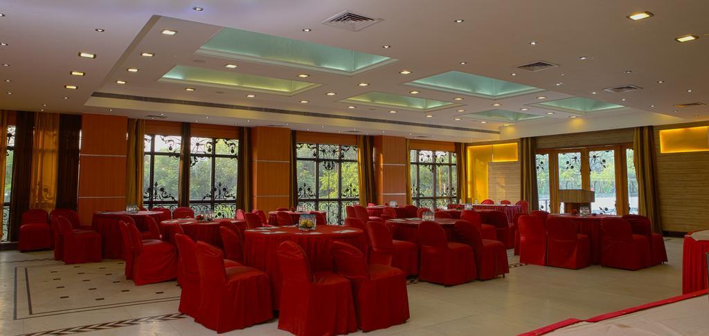 Gemini Continental, Hazratganj Hotel Lucknow Eksteriør billede