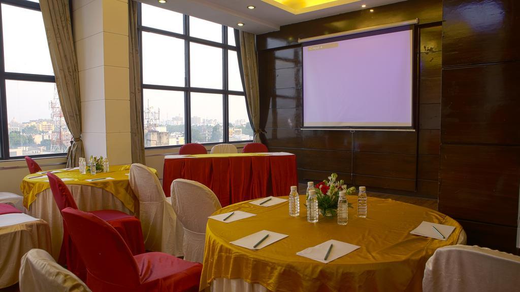 Gemini Continental, Hazratganj Hotel Lucknow Eksteriør billede