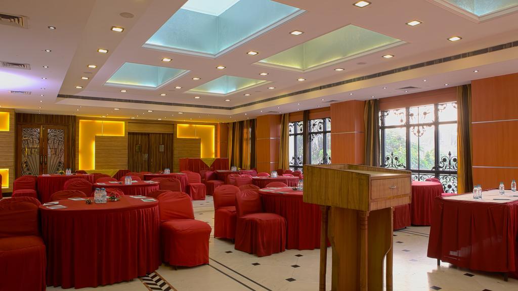 Gemini Continental, Hazratganj Hotel Lucknow Eksteriør billede