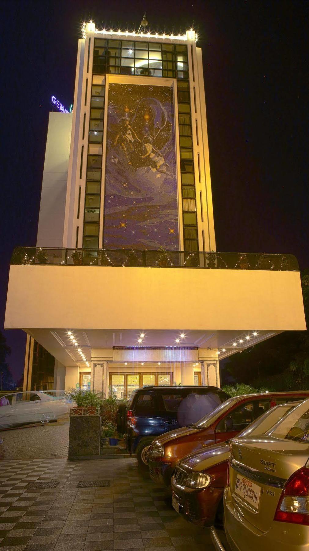 Gemini Continental, Hazratganj Hotel Lucknow Eksteriør billede