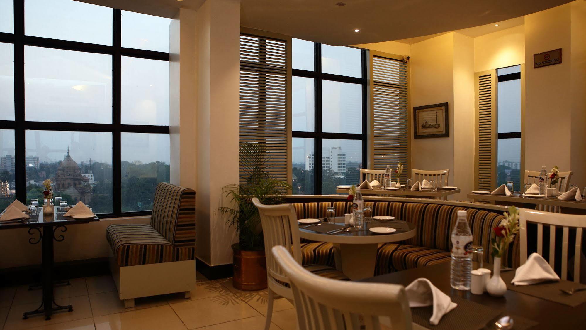 Gemini Continental, Hazratganj Hotel Lucknow Eksteriør billede