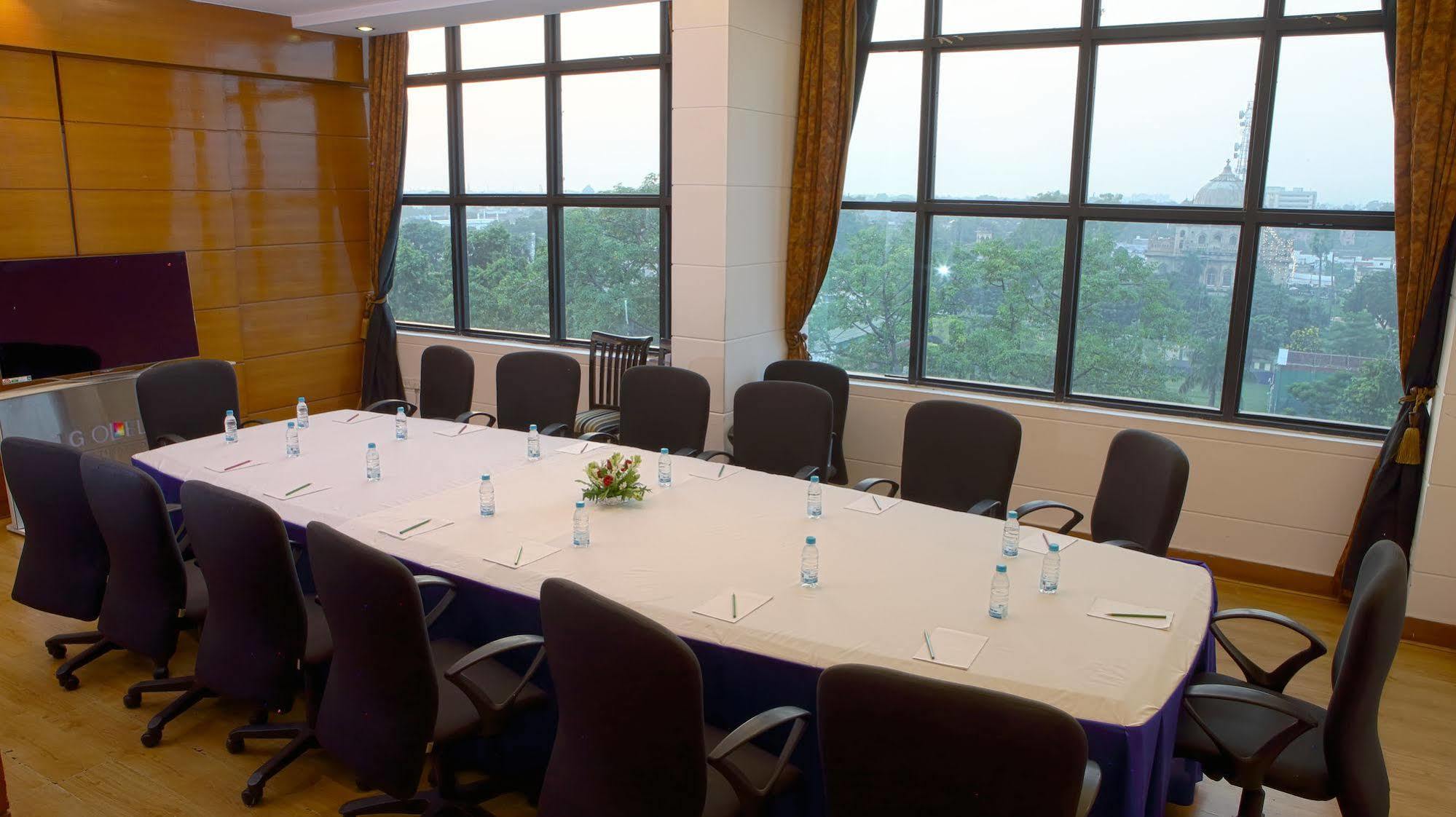 Gemini Continental, Hazratganj Hotel Lucknow Eksteriør billede